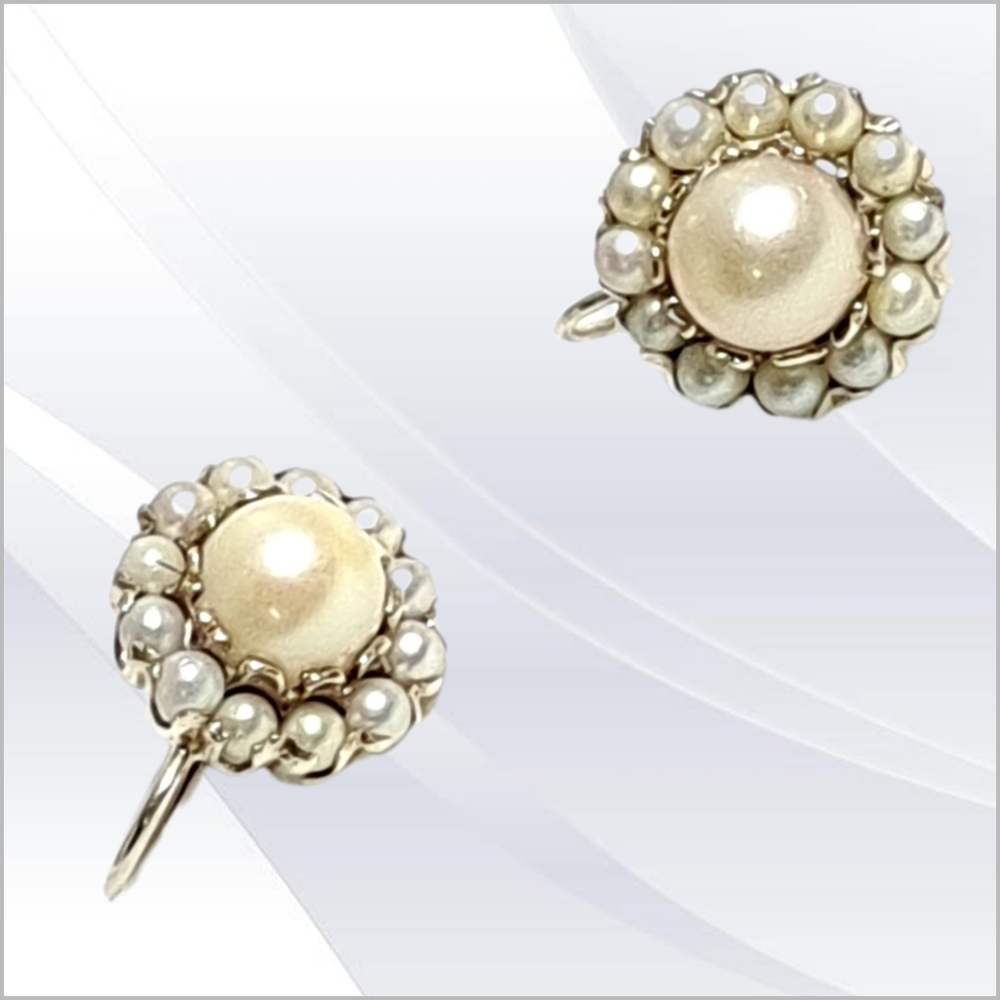 Elegant 10k Solid Gold Earrings with Pearls - Picture 3 of 6
